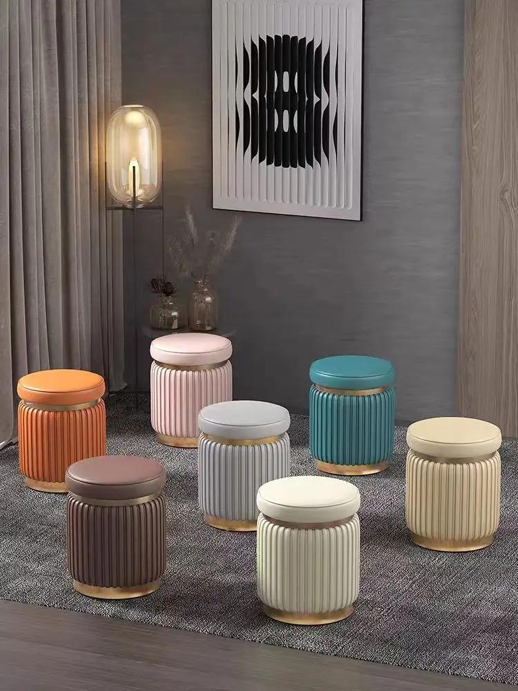 Небольшие табуреты, кожаные табуреты, легкие роскошные круглые табуреты, табуреты для макияжа, журнальные столики для гостиной, скамейки, диваны премиум-класса, мягкие подушки