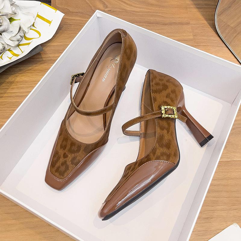 Туфли на высоком каблуке-шпильке 9 см с сексуальным леопардовым принтом, сшитые вместе с туфлями Мэри Джейн, новинка 2025 года, туфли на высоком каблуке с квадратной головкой