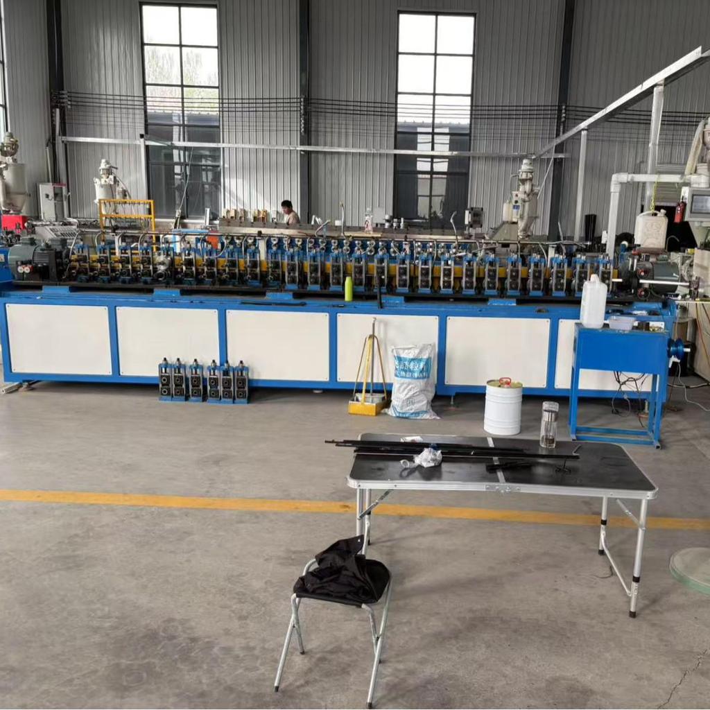 Комплект уплотнительных полос для окон Nissan X-Trail - 4 штуки, внешние прижимные полосы (80820-1DA0A)