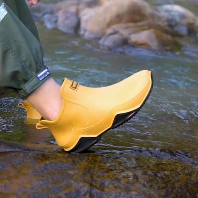 Модные уличные водонепроницаемые противоскользящие прочные женские резиновые сапоги, однотонная садовая обувь