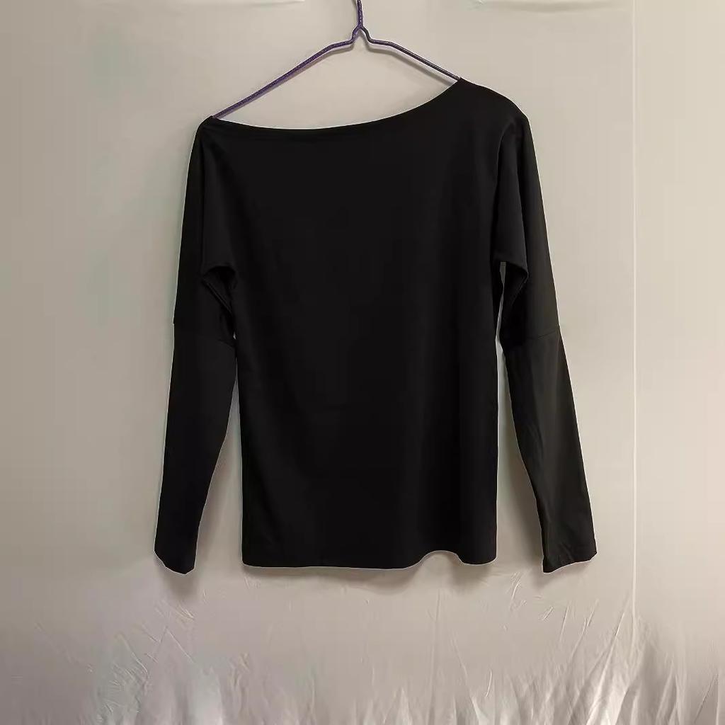 2025 Новая женская модная рубашка с длинным рукавом и открытыми плечами на пуговицах