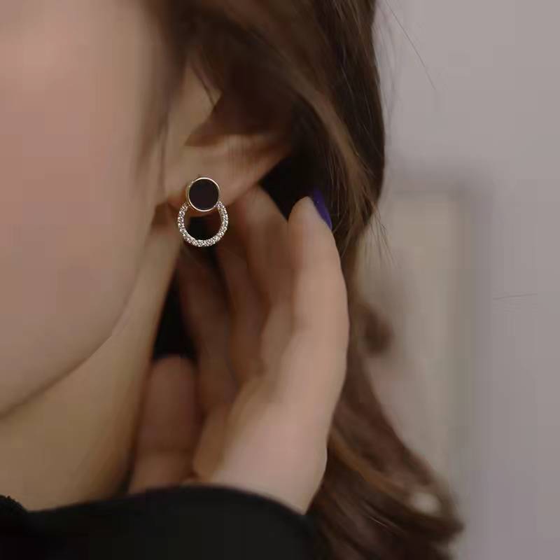Женские серьги Асимметричные круглые полые круглые черные серьги-пусеты pendientes