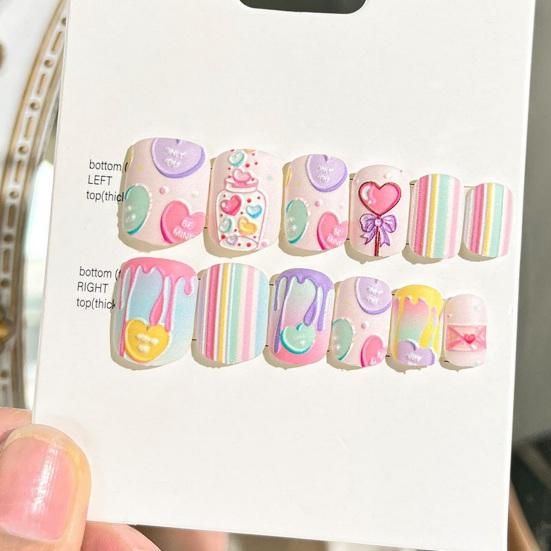 Ногти с клеем Красочное 3D-тиснение Квадратное короткое наращивание ногтей Полное покрытие