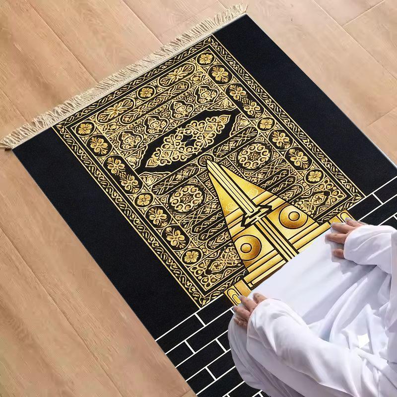 Velvet Muslim Salat Mat Luxury Golden Ornate Kaaba Design Portable Anti Slip Prayer Rug Eid Mubarak Home Gift
