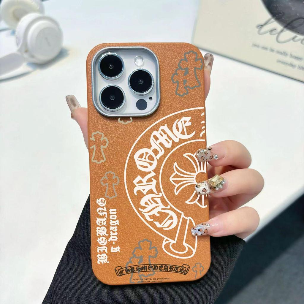 Мягкий защитный чехол Tide Cross с текстурой кожи для Apple 16 Pro Max & 15 Pro, дизайн Chrome Hearts