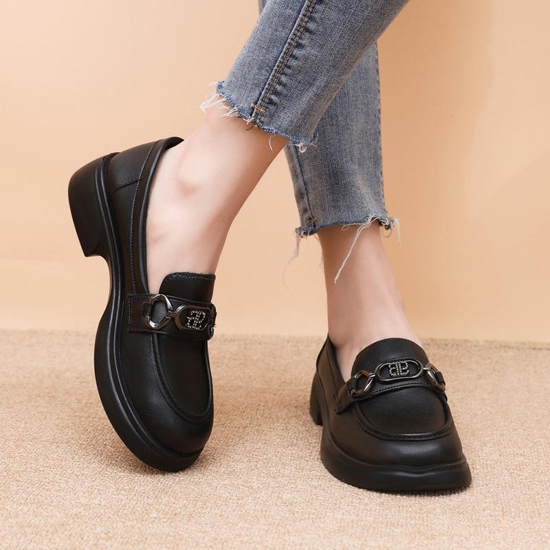 Лоферы на толстой подошве в британском стиле, женские, весна-лето, новые, с металлической пряжкой, на толстом каблуке, из маленькой кожи, на мягкой подошве, ретро, туфли-однопедальки женские