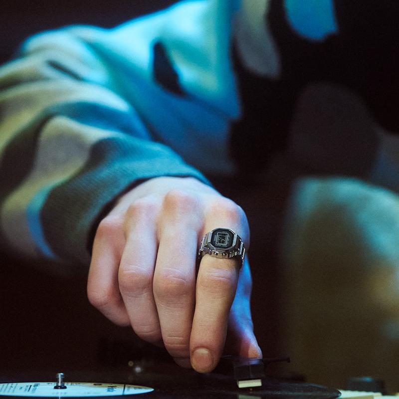 Casio Часы-кольцо 50-летия CRW-001-1JR CRW-001-1JR