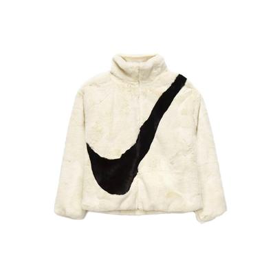 Спортивная женская куртка свободного покроя с логотипом Swoosh из искусственного меха Fossil/черная женская уличная одежда CU6558-238