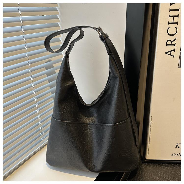 Vintage Style Pu Crossbody Bag With Durable Stitching And Inner Phone Pocket For Casual Outings