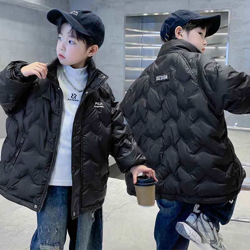 Зимний пуховик для мальчиков 2025: Стильная и теплая верхняя одежда для детей
