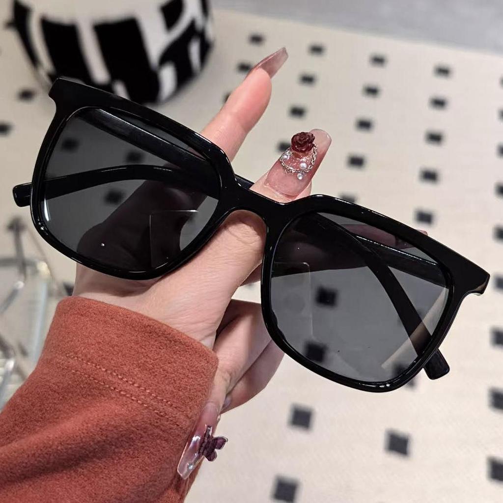 Шикарные солнцезащитные очки «кошачий глаз»: Черная оправа унисекс, утягивающий дизайн для крупных лиц, стильная защита от солнца