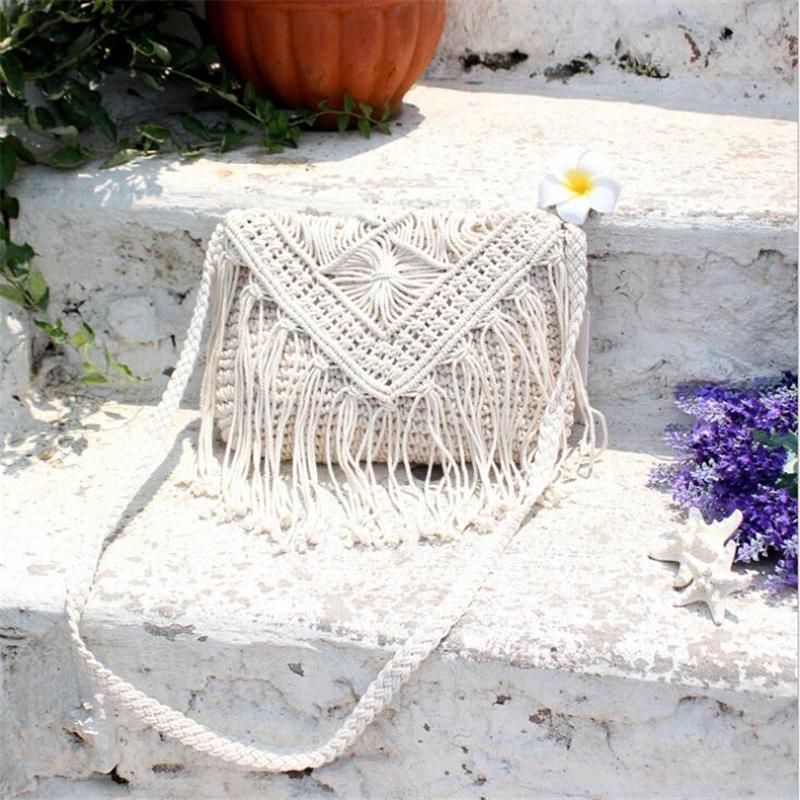 Шикарная женская сумочка с красивыми кисточками. размер сумки: 27 см * 2 см * 21 см