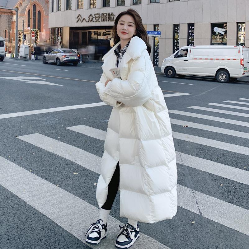 Женская пуховая куртка Chinese play свободная большая стеганая свободная белая пуховая куртка женская зимняя новая длинная утепленная куртка до колена