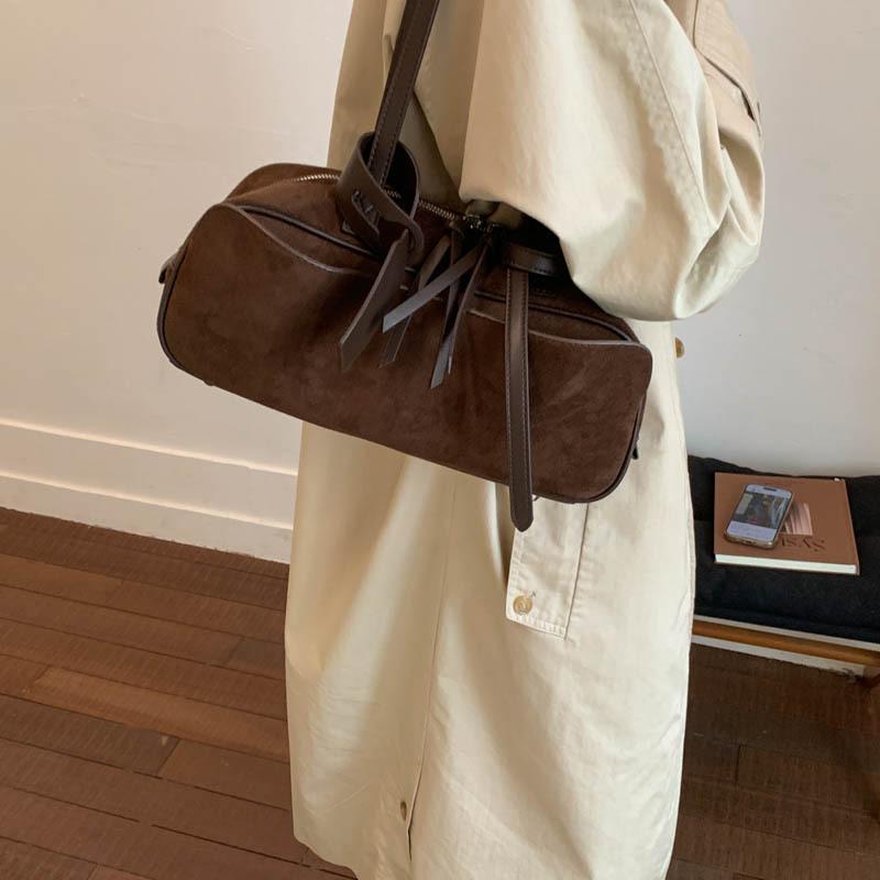 Ретро портативная сумка-боулинг женская осень-зима 2025 новая модная замшевая сумка под мышкой нишевая сумка для поездок на работу