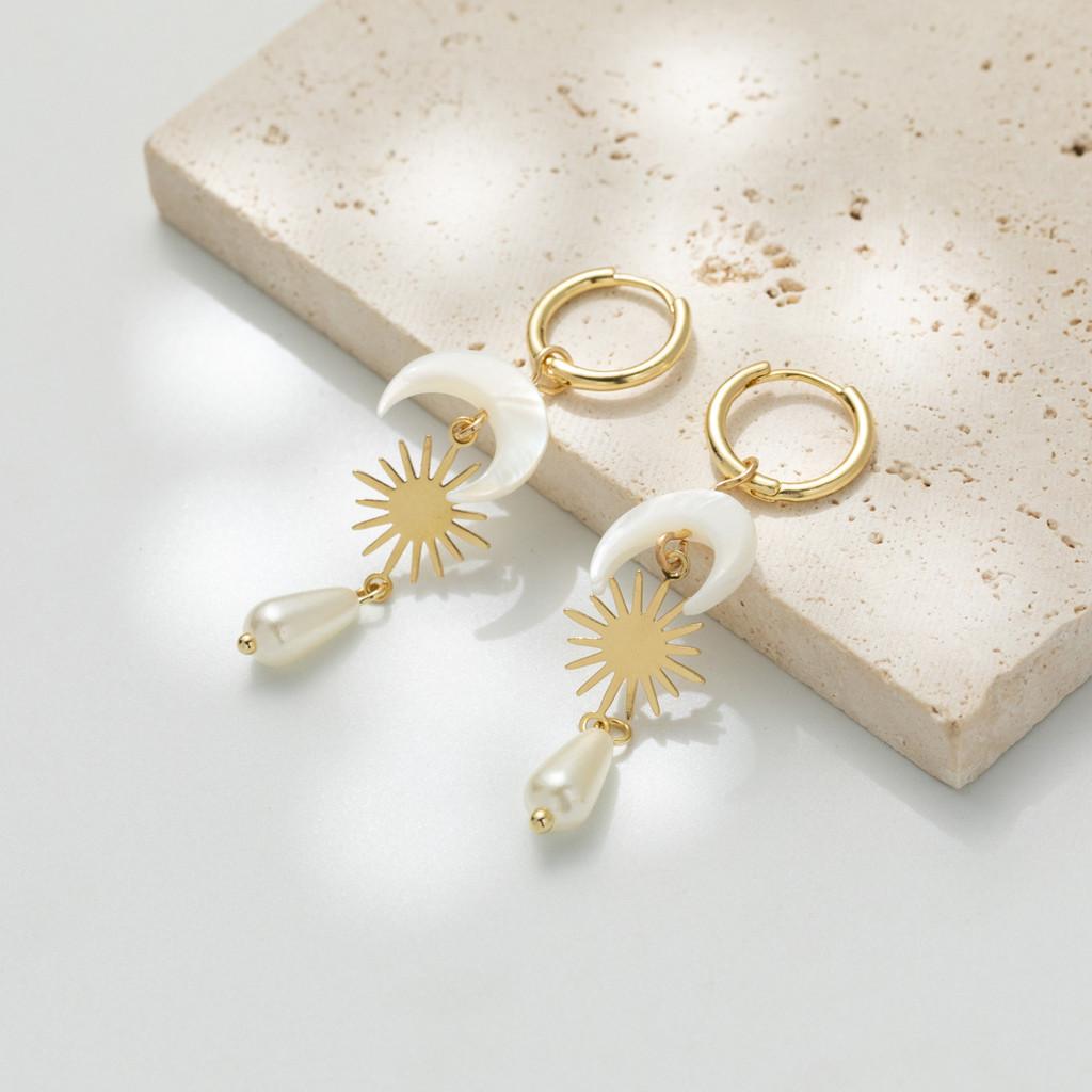 Fashionable Moon Teardrop Pendant Earrings With Elegant Natural Shell Design