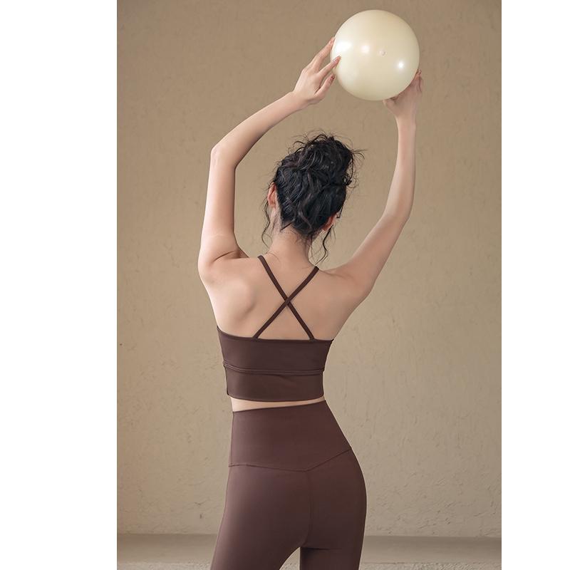 Women's Shockproof Cross-Back Yoga Sports Bra - Fashionable, Sexy, and Supportive for Running & Fitness