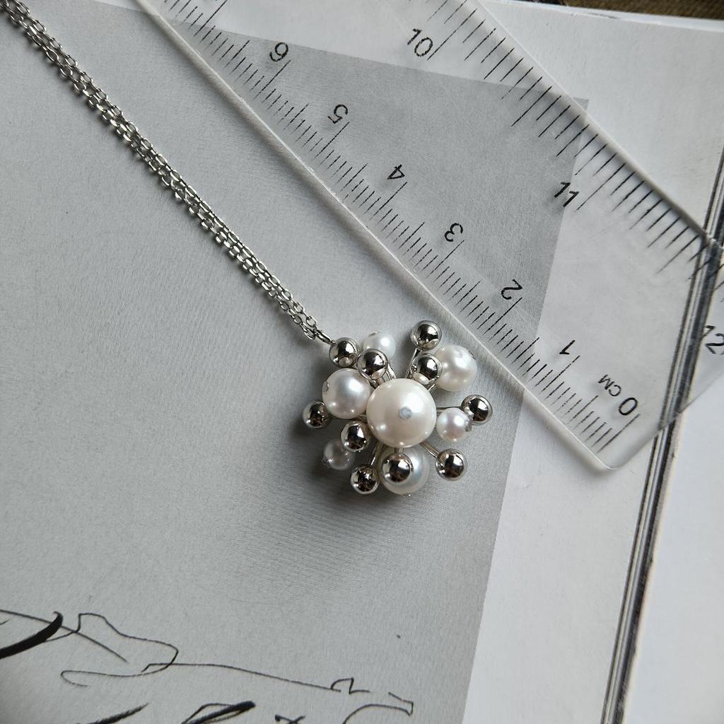 Серебряное колье с натуральным жемчугом, вес изделия 8,07 гр (2185208)