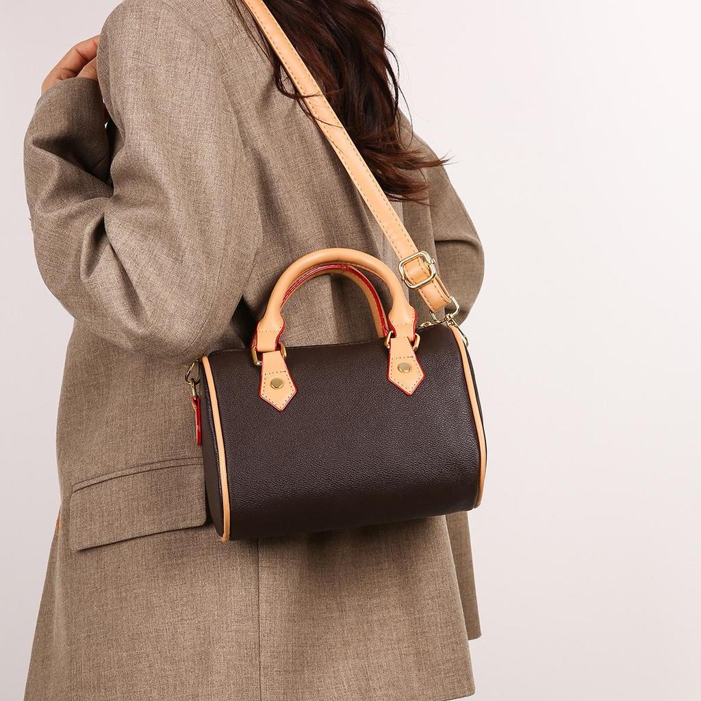 2025 High-End Luxury Pillow Bag: Versatile Women's Fashion Crossbody & Shoulder Bag