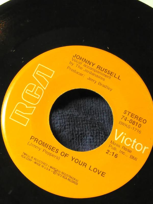 7-дюймовая пластинка JOHNNY RUSSELL - Catfish John / Promises Of Your Lov 740810 RCA Victor 1972 США Фолк Б/у