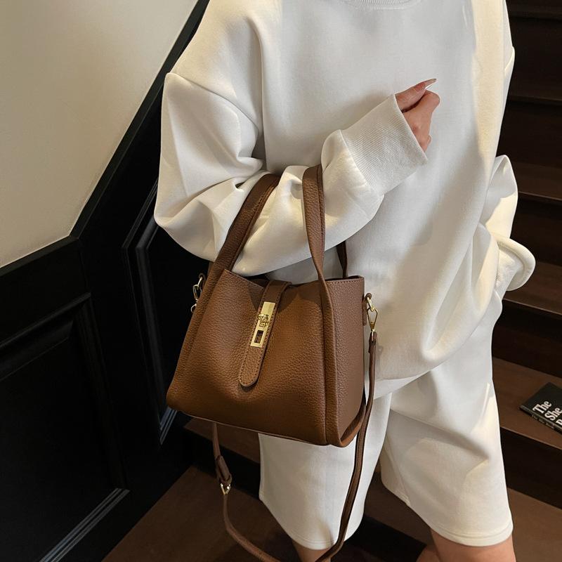 Маленькая сумка женская новая модная повседневная универсальная сумка через плечо сумка-мессенджер