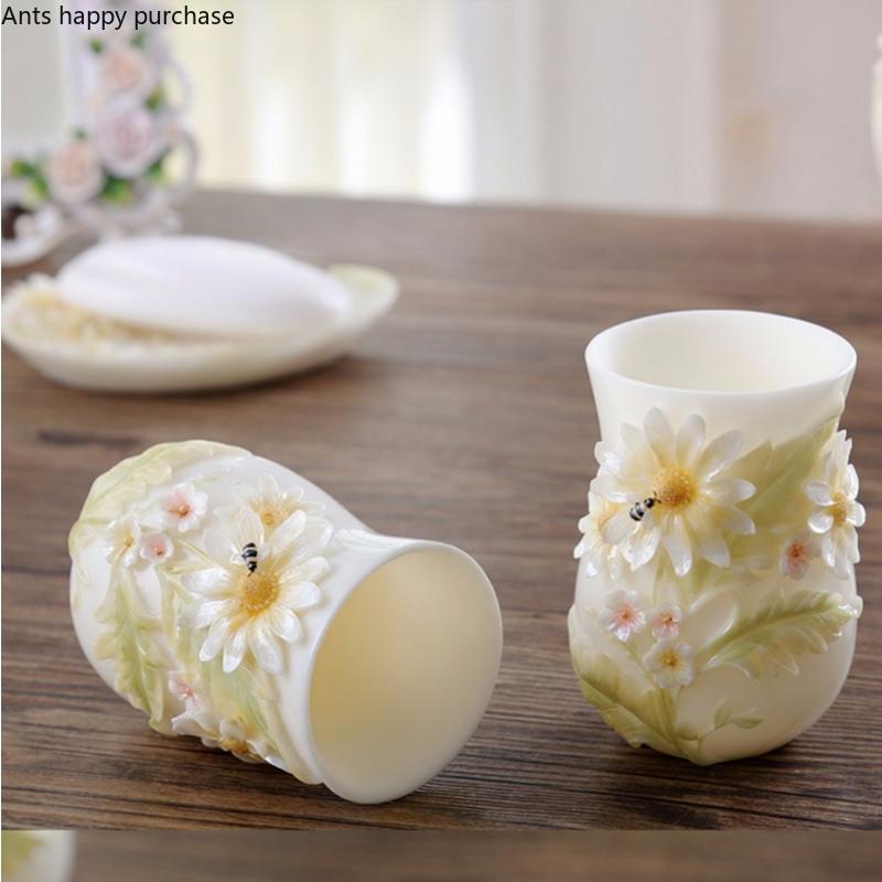 Керамический набор для ванной комнаты, набор из 5 предметов, туалетные принадлежности, пчелиный цветок, пара чашек для полоскания рта, флакончик для лосьона, держатель для зубных щеток
