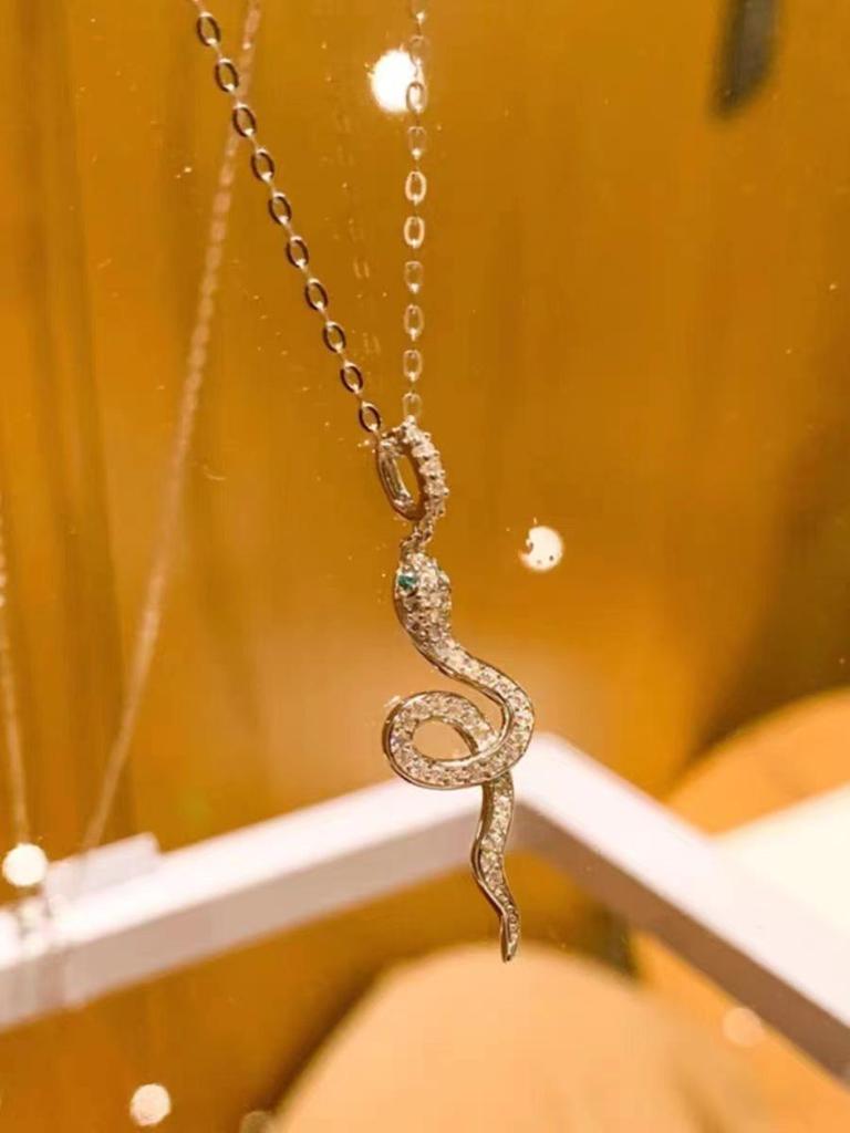 Ожерелье Змея с Сияющими Бриллиантами: Женская роскошная модная ключичная цепочка с простым, элегантным дизайном