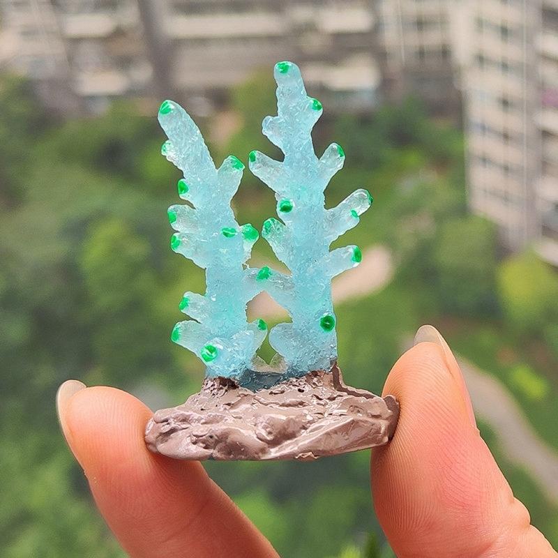 Aquariums Glowing Resin Coral Decoration Fishtanks AquaticUnderwater Ornament Landscaping Safety Decor for Fish Shirmps