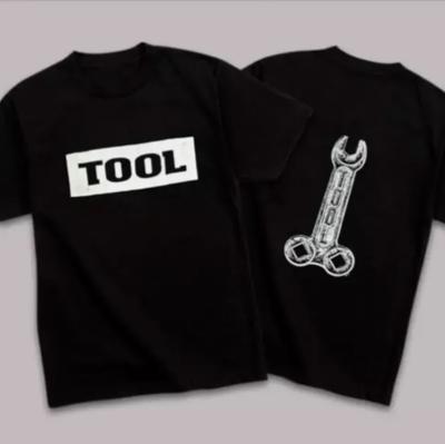 Футболка с логотипом группы TOOL – Дизайн с гаечным ключом и молотом – Мужская футболка из плотного хлопка
