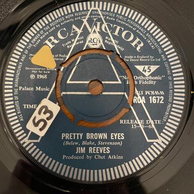 7-дюймовая пластинка ДЖИМ РИВЗ - Pretty Brown Eyes RCA1672 RCA Victor 1968 Великобритания Кантри Б/У