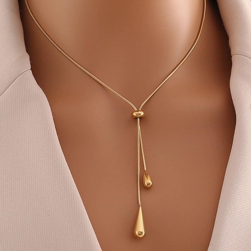 Golden Water Drop Pendant Alloy Necklace, a Cold and Elegant, Light Luxury and Niche Sweater Chain for Women