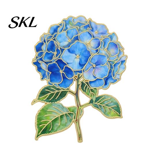 Hydrangea Flower Brooch Pin, Enamel Shape Lapel Polished Edges Backpack Oil Drip Decorative Badge for Coat Collars Scarves Canvas Bags Alloy