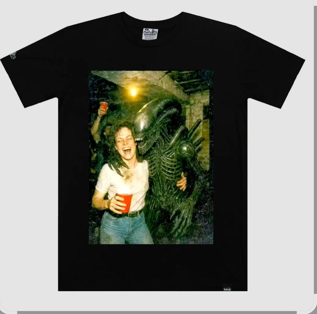 Alien And Ripley T Shirt Any Size Any Shirt Color We Will Dm For Size And Color