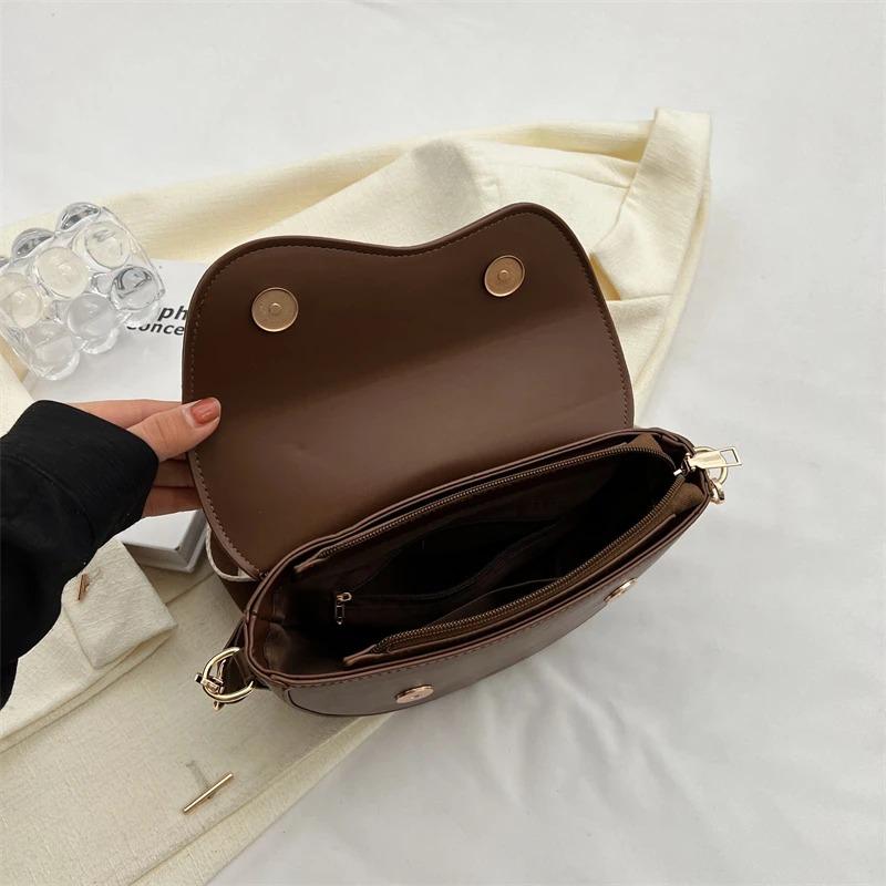 Small Leather Saddle Armpit Bags for Women Chain Shoulder Crossbody Bag Ladies Vintage Underarm Handbags Bolsa