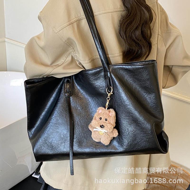 Сумка большой вместимости женская осенне-зимняя универсальная 2025 новая простая текстурная сумка через плечо ретро рабочая сумка-тоут для поездок