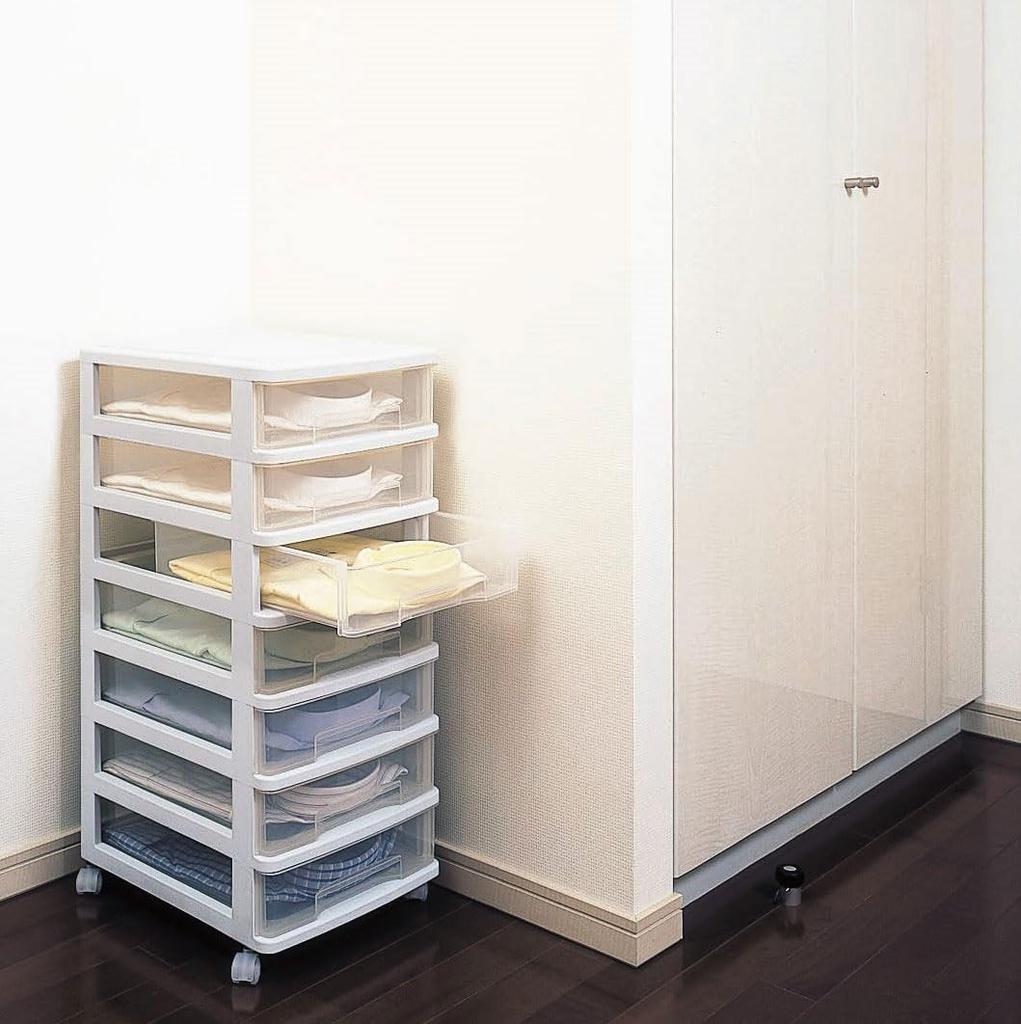 Thanko Plastic 7 Tier Storage for Small Items Stocky Width X Depth X Height Soft Beige 31.4 40.5 74.5cm