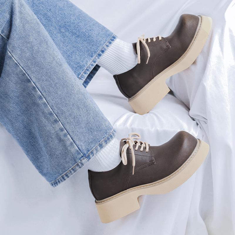 2024 новые осенне-зимние туфли дерби с большой головкой для мужчин и женщин, высококачественные кожаные туфли с изогнутой головкой и толстой подошвой, подчеркивающие достоинства обуви в британском стиле