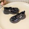 Маленькие кожаные туфли для девочек 2025 новые весенне-осенние детские туфли принцессы на мягкой подошве, нескользящие одинарные туфли Мэри Джейн с бабочкой для выступлений
