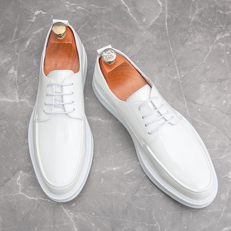 Модный дизайнер Роскошные мужские лакированные туфли Черные Белые Лоферы Слипоны Формальные мужские туфли для платья Свадебные Офисные Повседневные туфли для мужчин