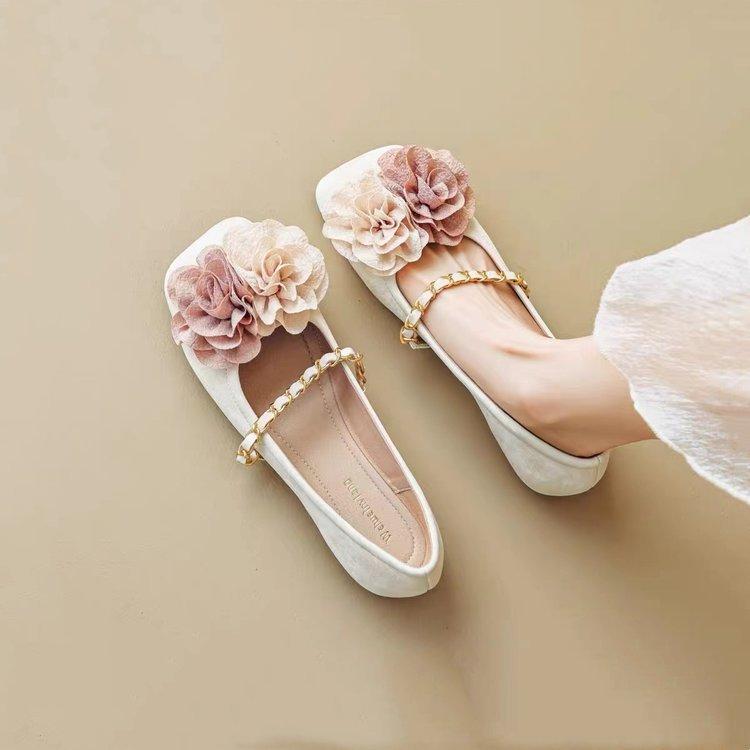 Французские ретро туфли Мэри Джейн женские с мелким вырезом 2025 новая весенняя обувь на плоской подошве новые китайские туфли для позднего вечера легкий бриз