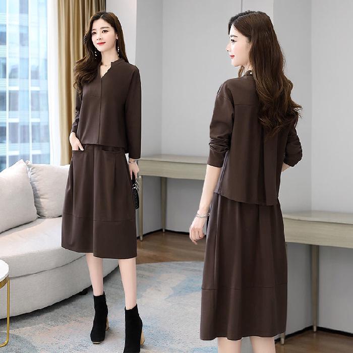 Женский модный облегающий костюм-двойка Весна 2025 - Стильный и омолаживающий для зрелых женщин