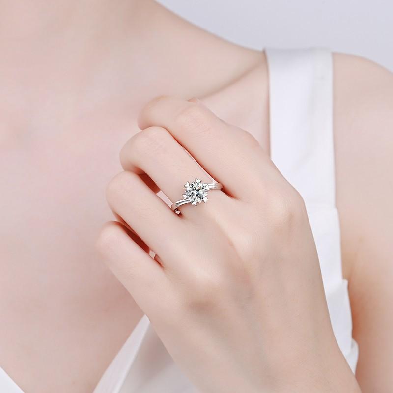 Женское кольцо с муассанитом цвета D, кольцо из стерлингового серебра S925, инкрустированное бриллиантом 1/2 карата, обручальное кольцо с шестью когтями, обручальное кольцо, подарок для подруги