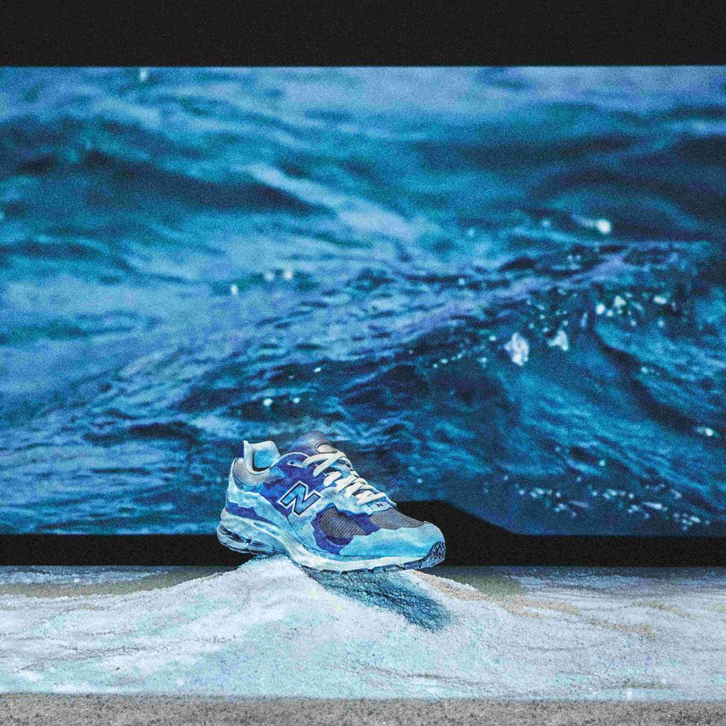 New Balance 2002R Protection Pack — фиолетовые кроссовки унисекс светло-арктически-серые M2002RDI