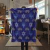 1 шт. Фланелевое одеяло с принтом Ханука, Высокое качество, Для всех сезонов, Декор для дома, Тепло и уют, Идеально для рождественских подарков