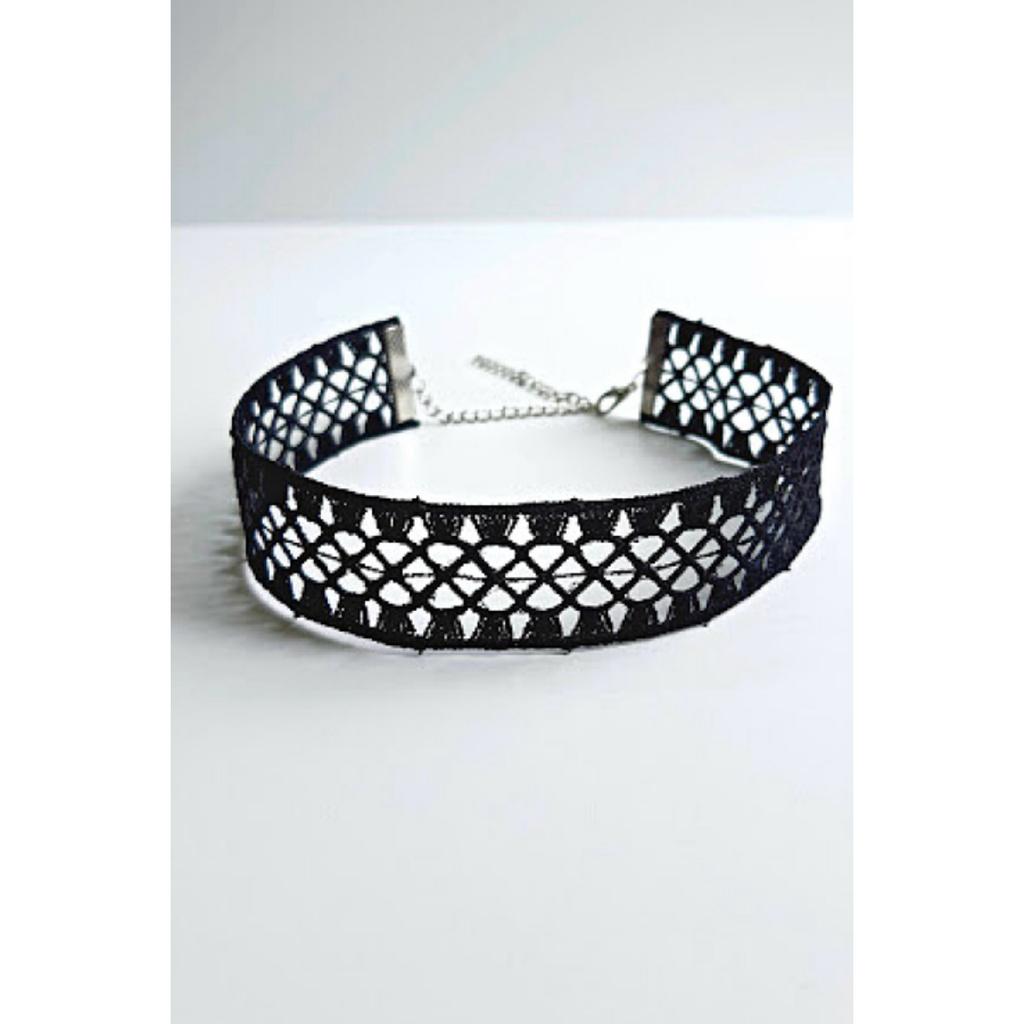 Готическое черное кружевное колье из гипюра