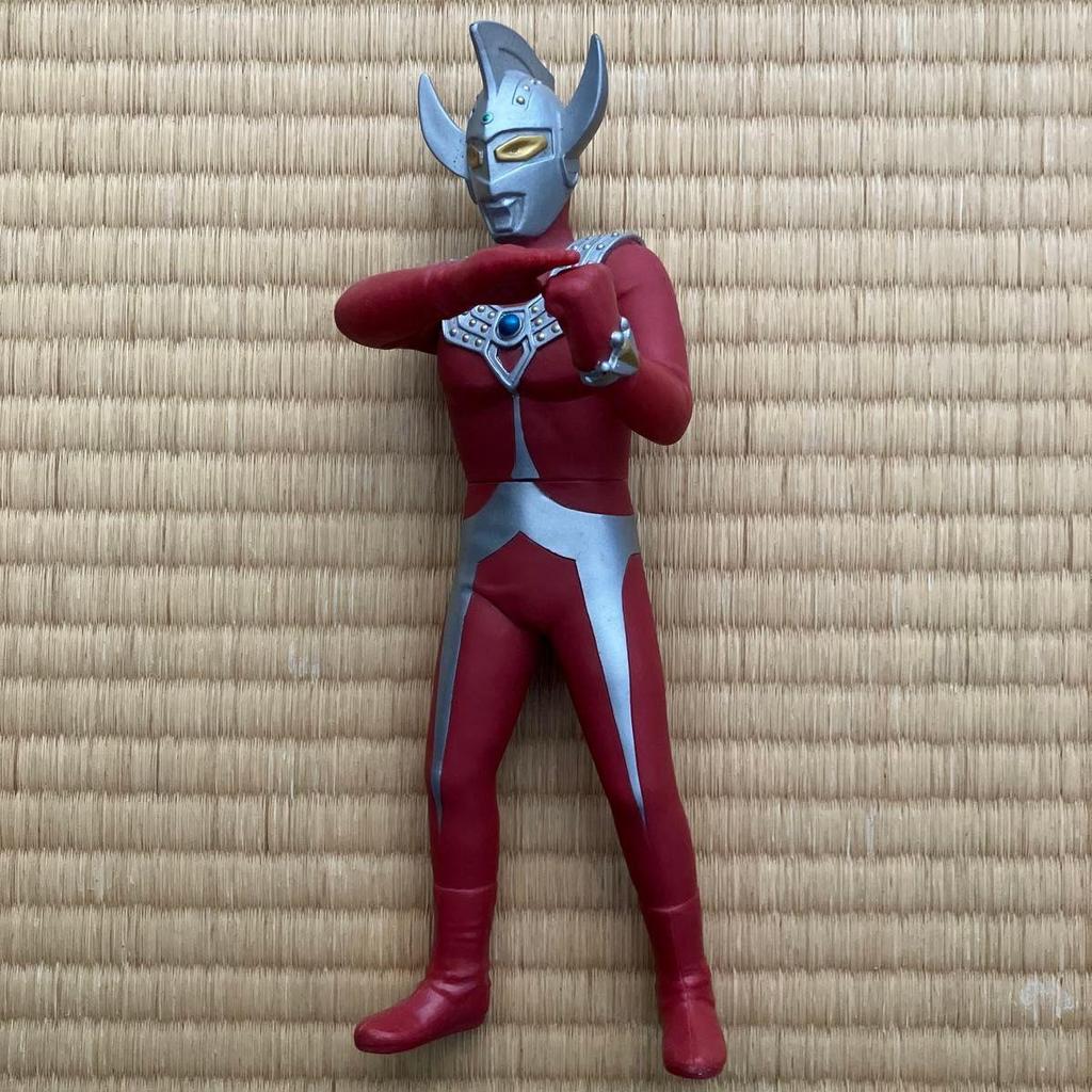 Б/у мягкая виниловая кукла Ультрамэн Таро Tsuburaya Productions Ретро