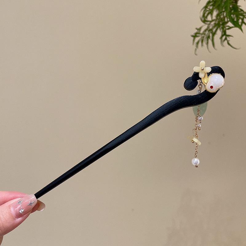 High-End Retro Chinese Tassel Hairpin for Women - Versatile Alloy Hair Clip for Elegant Updos