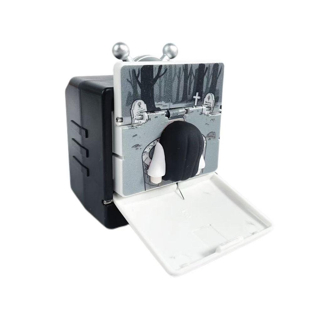 Страшная Садако из телевизора Брелок для розыгрышей на Хэллоуин