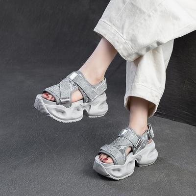 Мода GKTINOO Микрофибра Кожа Летние Блестящие Смешанные Цвета Мода Пип Тоу Пустотелые Платформенные Клинья Массивные Кроссовки Женская Удобная Обувь