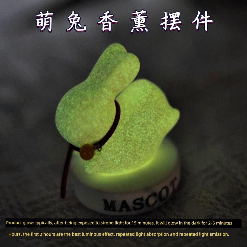 New Little White Rabbit Car Fragrance Diffuser Ornament, Perfume Diffuser Stone, Dashboard Decoration, Cute and Exquisite Car Interior Accessory