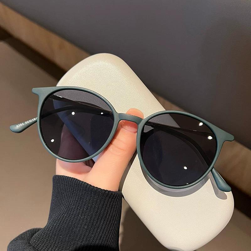 New personalized niche sunglasses women's summer black frame black film ins small face Internet celebrity small frame sunglasses UV protection